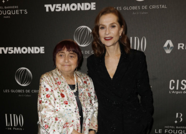 Agnès Varda, Isabelle Huppert (habillée en Roberto Cavalli) © Rachid Bellak Pool Bestimage